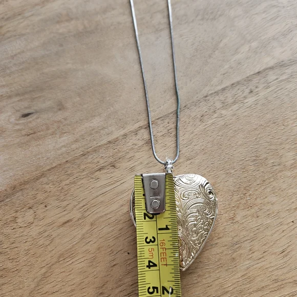 Heart Locket Necklace - Picture 7 of 10